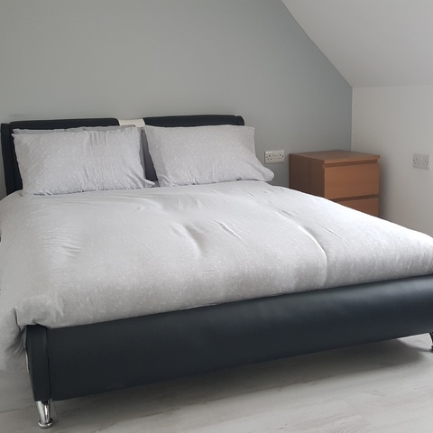 Vineyard Vale House Second Double Bedroom