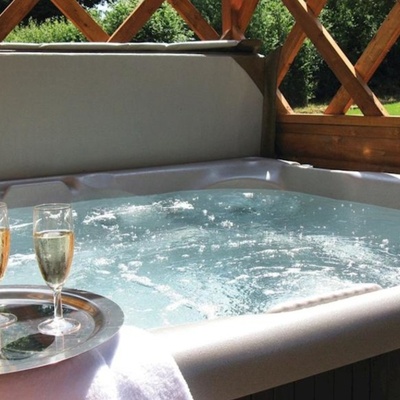 Sunny Glen Teak 3 Hot Tub